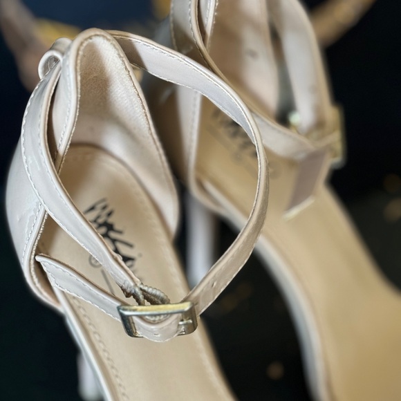 Mossimo Nude Patent Leather Stappy Heels - Picture 3 of 7